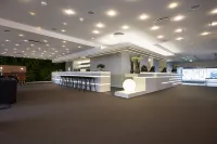 คอมเวลล์ ฮไวด์ ฮุส อัลบอร์ก, ดอลเช บาย วินด์แฮม