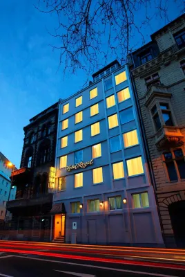 Ina Hotel Royal Hoteles cerca de Universidad de Música y Danza de Colonia