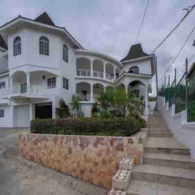 Awaii Jamaica Hotel Exterior
