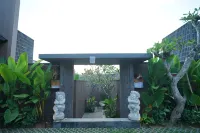 더 샨티 그라하 빌라스 기안야르 호텔