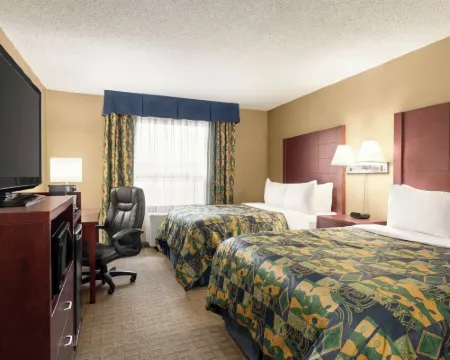 Travelodge by Wyndham Oshawa Whitby Hotels in Oshawa