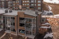 Silverado by AvantStay Snowboarders Skiers Paradise w Hot Tub Views Easy Slope Access