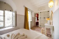 Riad Oriental Glory & Spa Hotels near Le Tanjia