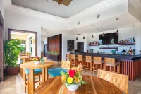 Pristine Bay 1108 4 Bedroom Home by RedAwning Hotels in Pristine Bay