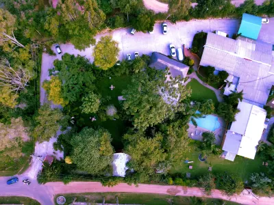 Palmwood Lodge Отели в г. 