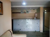 Peak Court Hotels - 3 ดาว