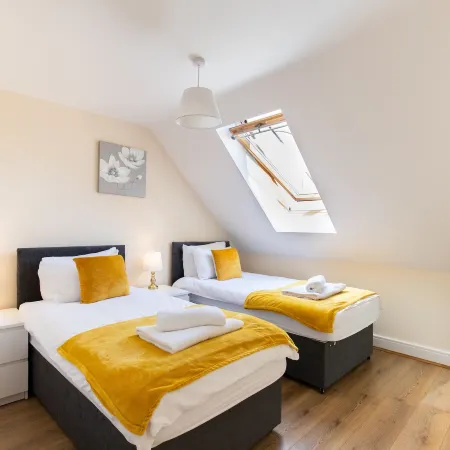 Velvet 1-Bedroom Penthouse, Clockhouse, Hoddesdon