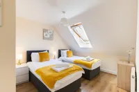 Velvet 1-Bedroom Penthouse, Clockhouse, Hoddesdon Hotels in Hoddesdon