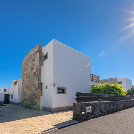 Camelot ​Holiday Homes by LIVVO