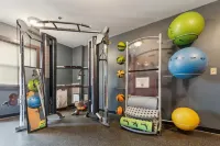 Private Balcony and Access to Amenities - Spacious Modern Oasis Hôtels à : Ontario