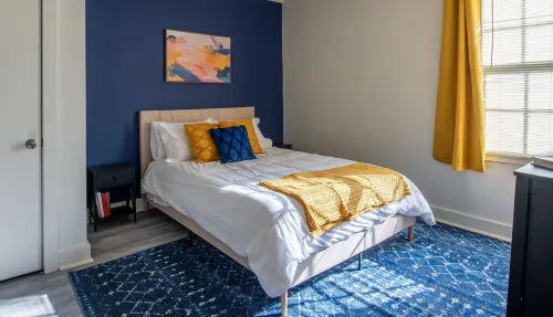 Bluff City Luxe-Cottage: 2 Bed, 1 Bath, Private, Gated, Completely Renovated!