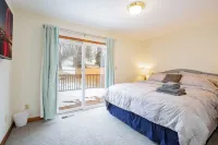 Comfort Awaits at Cozy Get Away - Dog Friendly - 3BD / 2BA + Living Spaces 애크런-서밋 카운티 공공도서관 주변 호텔