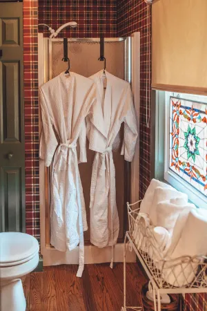 Luxury Cozy cabin with hot tub/ sauna/ Wifi/ close to rock house in Laurelville