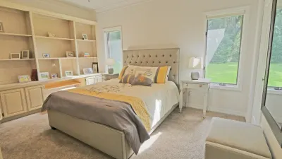 Spacious & Lovely 4-BR Home Minutes to WEC, HITS Hotel dekat Adena Club