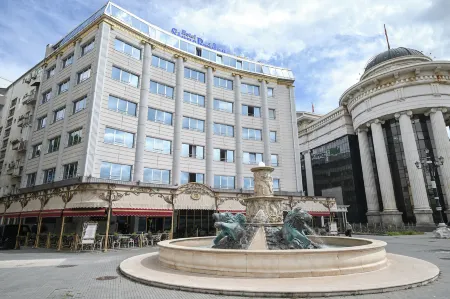 Stone Bridge Hotel Отели рядом с достопримечательностью «Fountain of the Mothers of Macedonia»