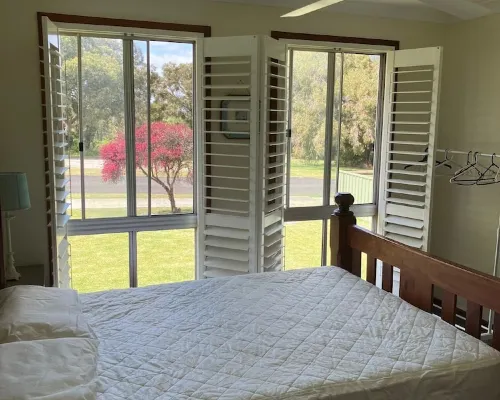 Walpole House is a cosy getaway by the Walpole inlet with a large backyard. Hotels in Walpole