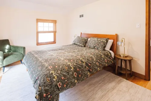 Spacious 5-Bedroom House in Peaceful Ames Neighborhood Just Steps from Campus.