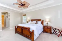 Beautiful home located near Warm Mineral Springs. - พร้อมWifi