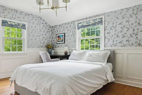 Charming chateau - huge yard close to DC