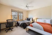 Massive 5Br, 4-Level 3k+Sqft House, PokerRoom,PoolTable, Darts, Bowling,Grill