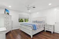 Beach Bungalow w/ Private Beach Access   1 BD, 2 BA, Dogs Welcome, Quiet Hotels in Wabasso Beach