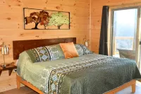 Sunsets 4ever Cabin- 360 views 2-bedroom cabin with WiFi & Hot Tub