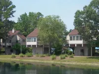Waterwood Townhome Hotels in New Bern