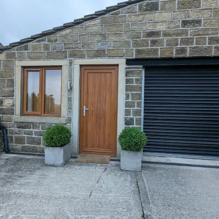 Cozy Cottage Close to Haworth Sleeps 2 with Garden
