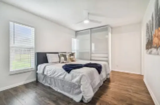 Modern 3bed, 2bath House in Wesley Chapel, with EV Charging Outlet, AC, & WiFi.