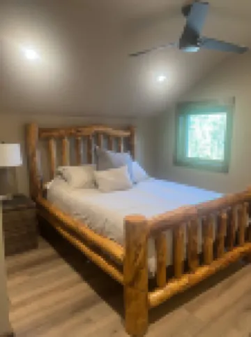 BRAND NEW!! 3-bedroom cabin in fantastic Two Rivers North, free WiFi