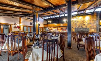 African Sky Hotels - Pine Lake Inn