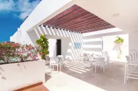 Kuxtal 3 Bedroom Downtown Apartment