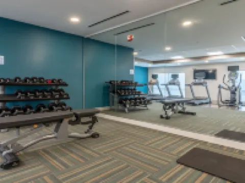 ホリデイ イン エクスプレス & スイーツ マリオン by IHG マクドウェルのホテル