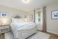 Chic 4-BDR 3 BA Home in Safe, Desired Neighborhood 5 Min from State Capitol.