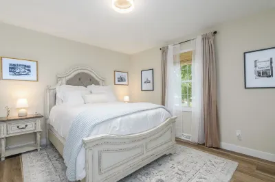 Chic 4-BDR 3 BA Home in Safe, Desired Neighborhood 5 Min from State Capitol. Hotels near Cathedral of St Joseph