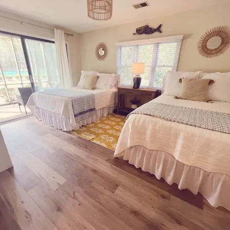 Beautiful and Spacious First Floor Sunset Beach Villa in Sea Trail! Bikes & Gear