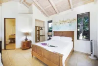 Poipu Beach Estates: Walk to Beach/Shops, Sleeps 8-16, AC, Pool, Fitness Club! - 3 étoiles