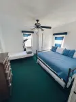 Charming 4+ Bedroom House minutes from Downtown Port Clinton