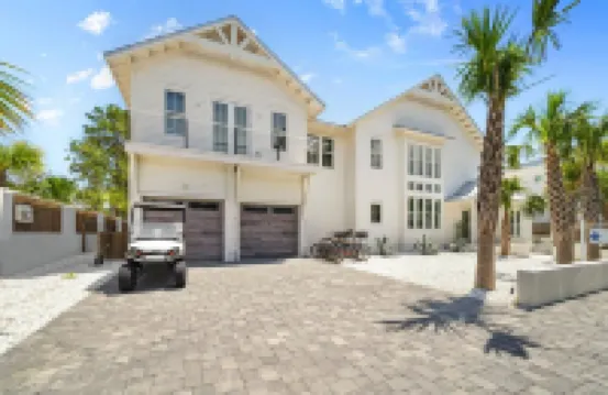 Pet Friendly! Private Pool! Walk to Beach! Luxury 30A! Salty Days!