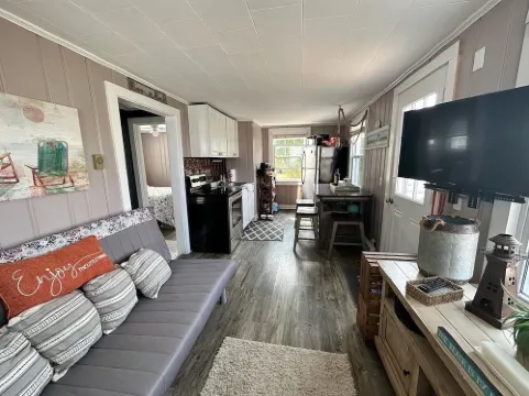 Cute cottage with a private beach Hotels in Narragansett