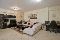 Paradeisos Modern, 2BR, 2BA, Fully Equipped North Athens 호텔