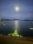 Water front, Minutes walk to beautiful Cowpet Bay Beach, pool, Bar& Restaurants.
