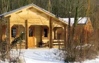 Chalet Copperwing on small-scale nature campsite 't Ol Gat. Hotels in 
