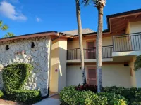 Island Escape! Cozy Coastal Condo Ready to Enjoy – Pool, Tiki & Private Beach Hotels in der Nähe von Jetty Park