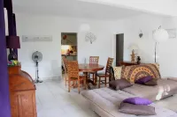 House Le Jardin du Lagon