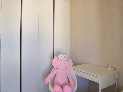 Cozy Modern Condo near Clark Airport