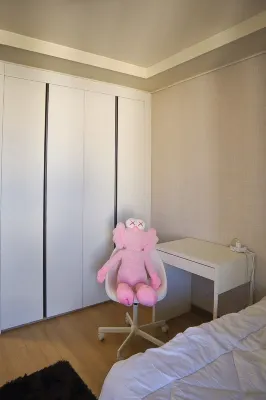 Cozy Modern Condo near Clark Airport
