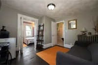 1 Bedroom Studio and 1 Full Bathroom-Close to Beach, Encore and TD Garden Arena.