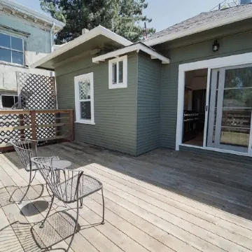 2336A- Upper 3B2B Unit w/ Laundry near UC Berkeley