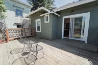 2336A- Upper 3B2B Unit w/ Laundry near UC Berkeley